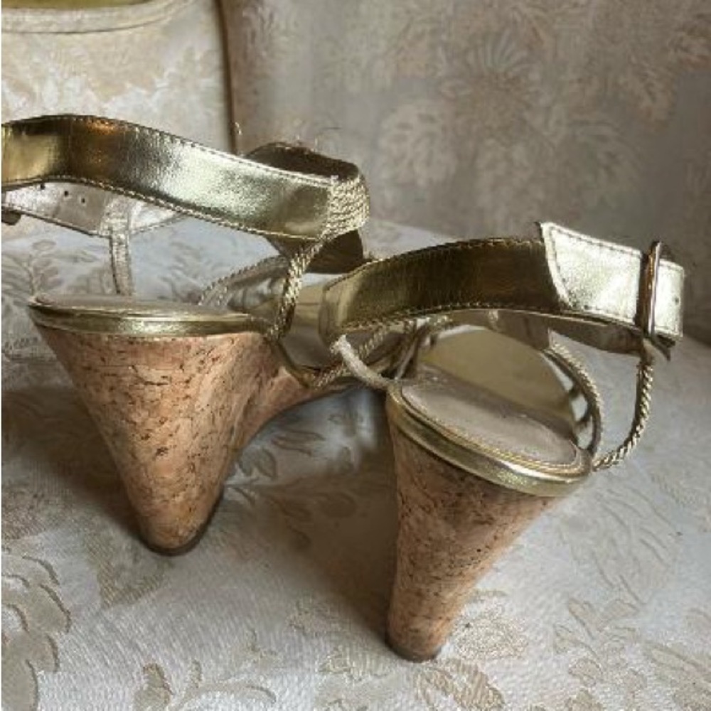 Adrianna Papell Gold wedge